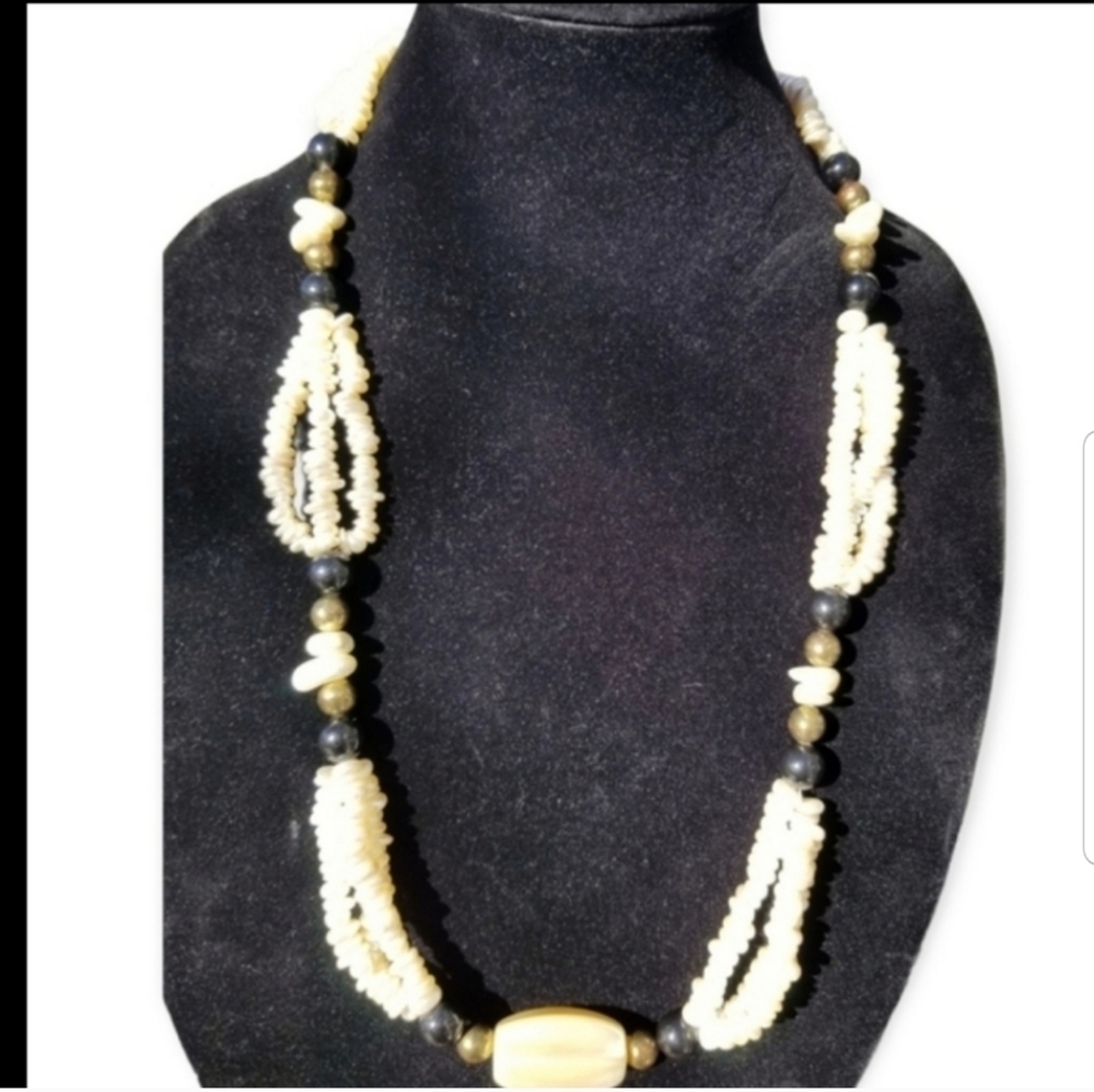 GENUINE BUTTON PEARL VINTAGE STATEMENT NECKLACE